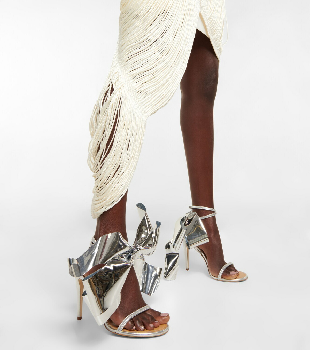 【関税&送料込】Loewe Sandals Silver LOEWE Petal Bow Leather Sandals | Saks Fifth Avenue