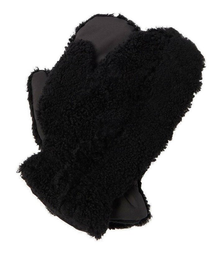 Photo: Yves Salomon Shearling-trimmed mittens