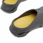 Crocs Men's Echo Wave in Black Sand