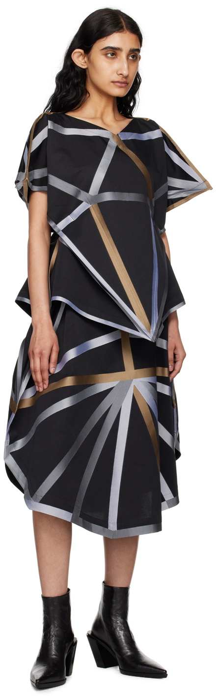 132 5. ISSEY MIYAKE Black Dimensions Midi Skirt
