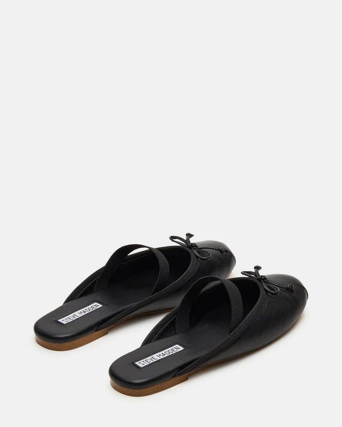 Steve Madden Cutesy Flats in Black