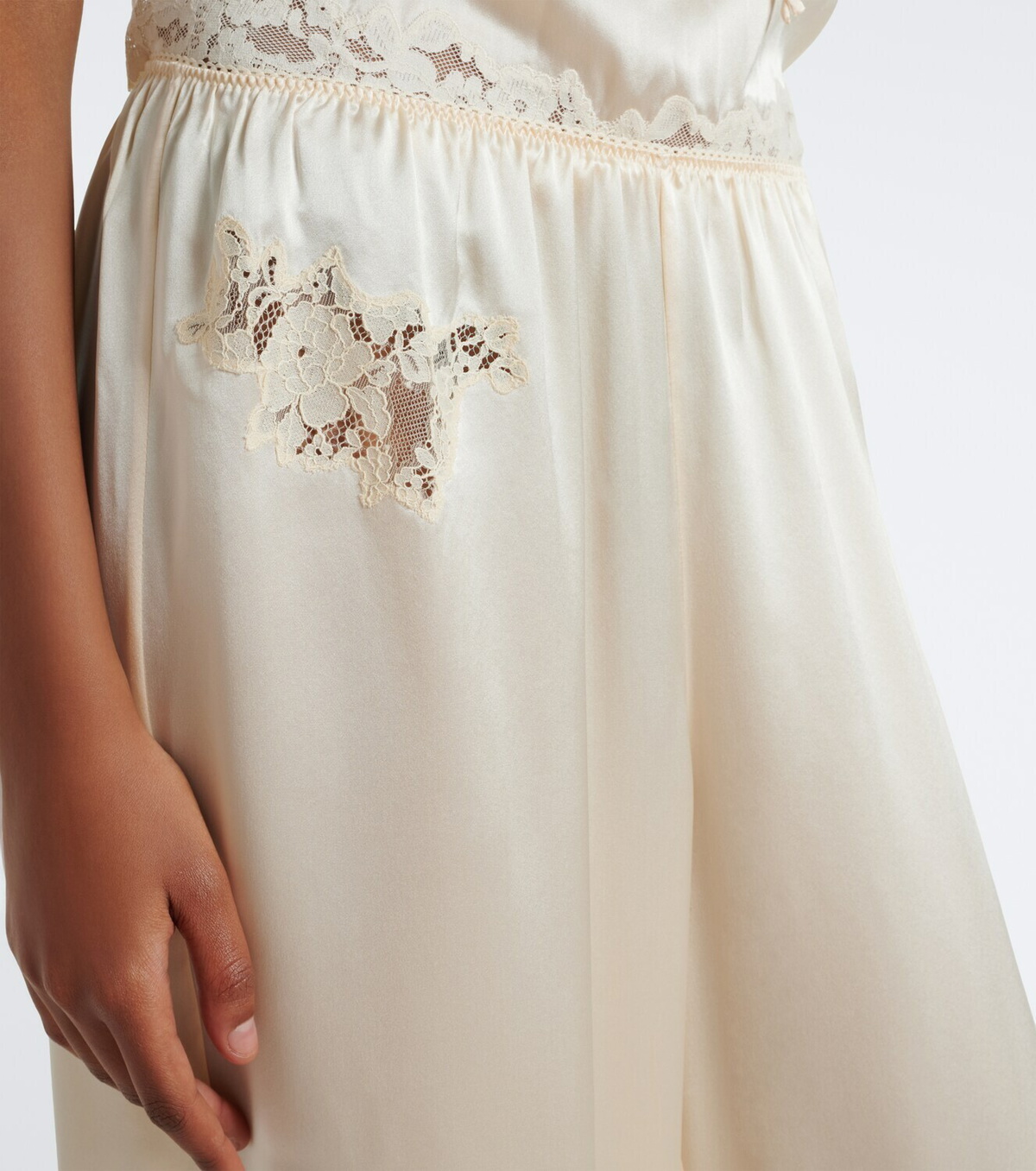 Dôen Yaria lace-trimmed silk satin balloon pants