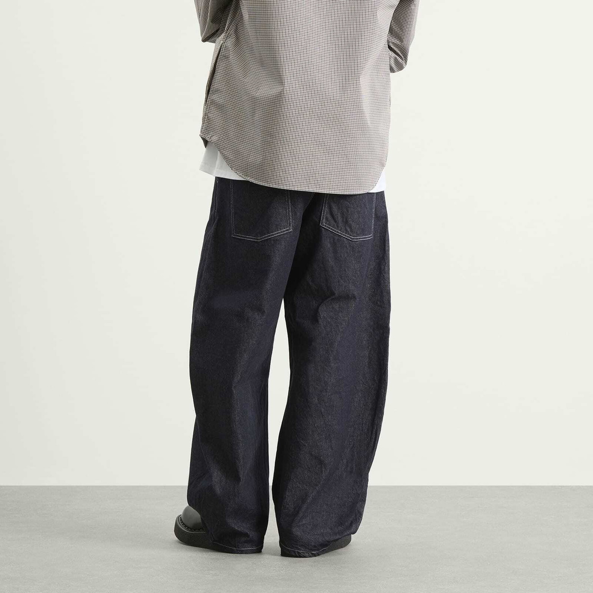 Comme des Garçons Homme Men's Washed Barrel Jeans in Indigo