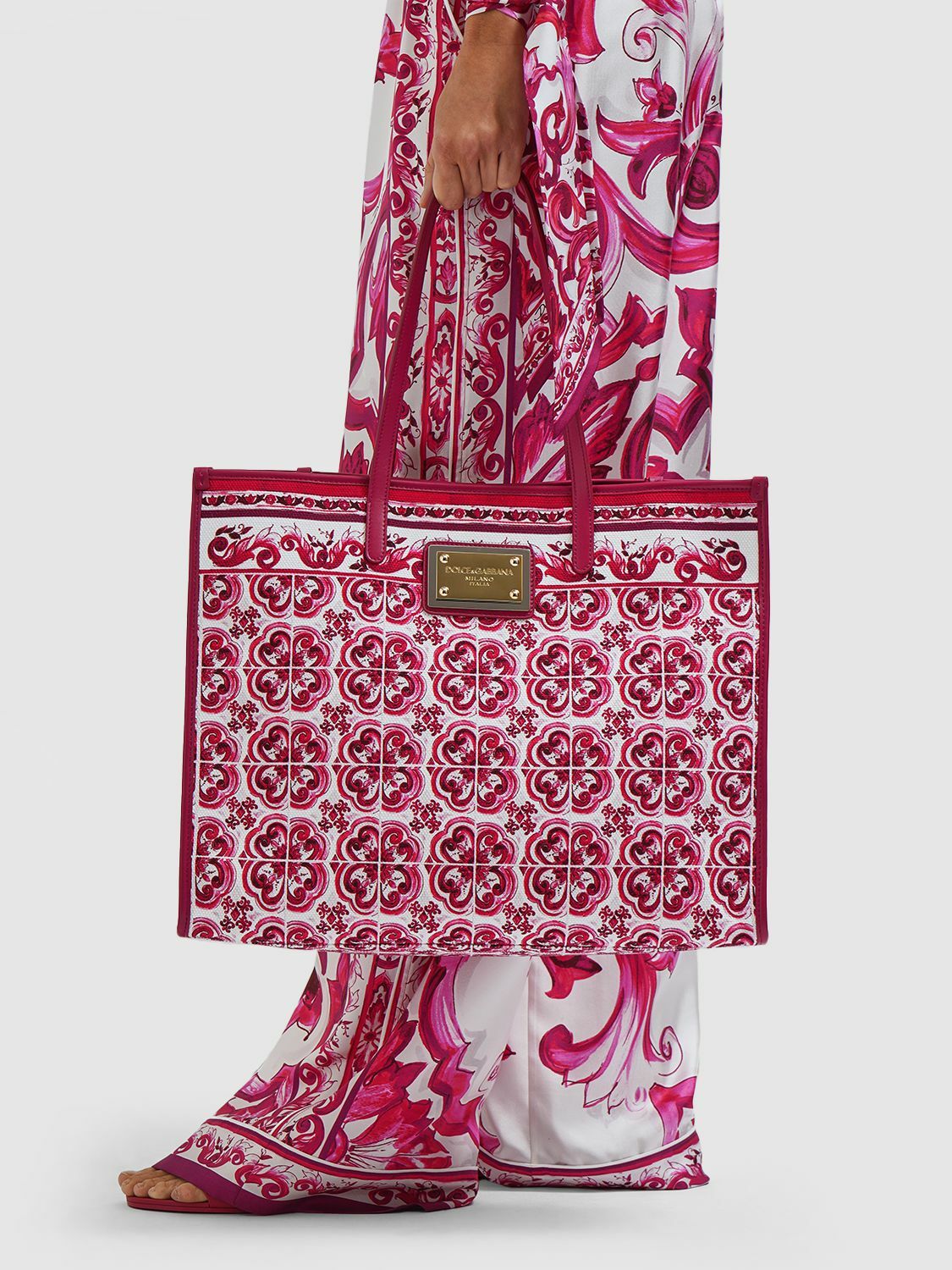 ◆春カラー◆【Dolce&Gabbana】Large Azulejos トートバッグ DOLCE & GABBANA - Large Azulejos Canvas Tote Bag Dolce & Gabbana