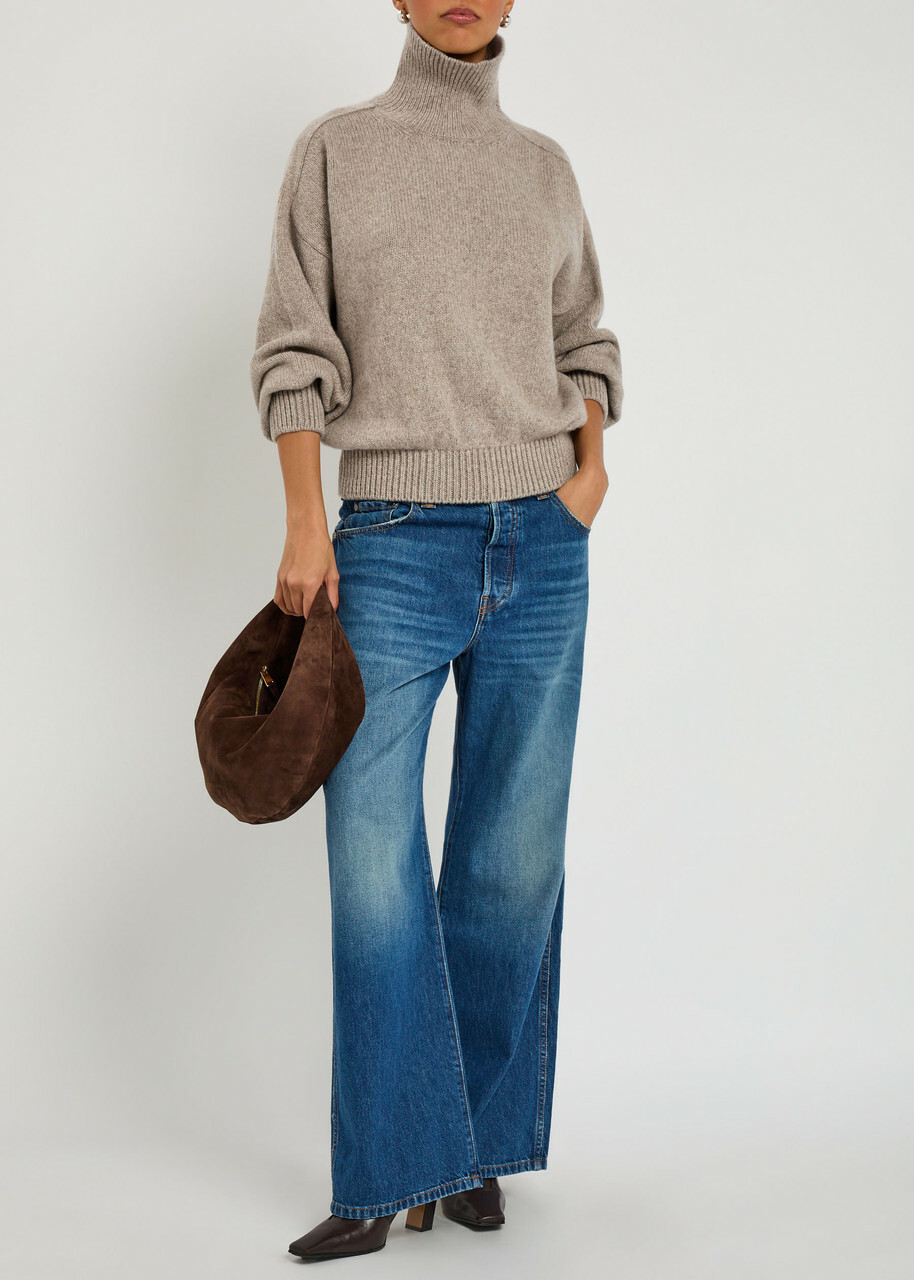 Khaite Willem Ribbed Cashmere Jumper Beige