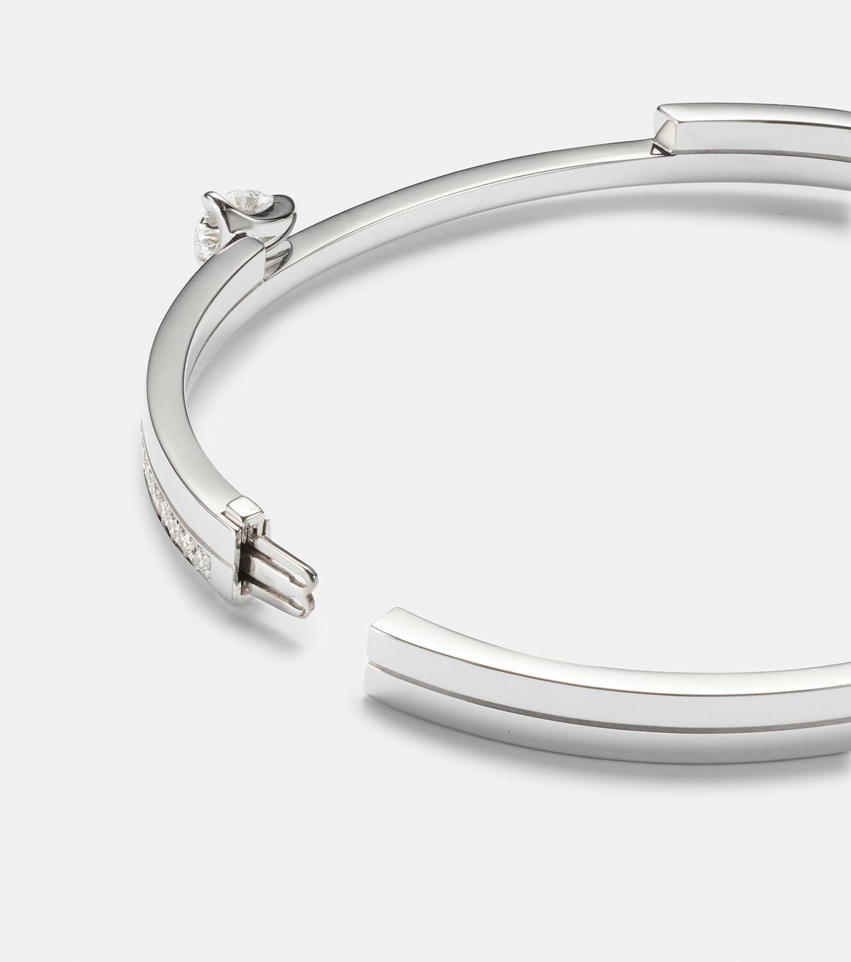 Repossi Serti Sur Vide 18kt white gold bangle with diamonds