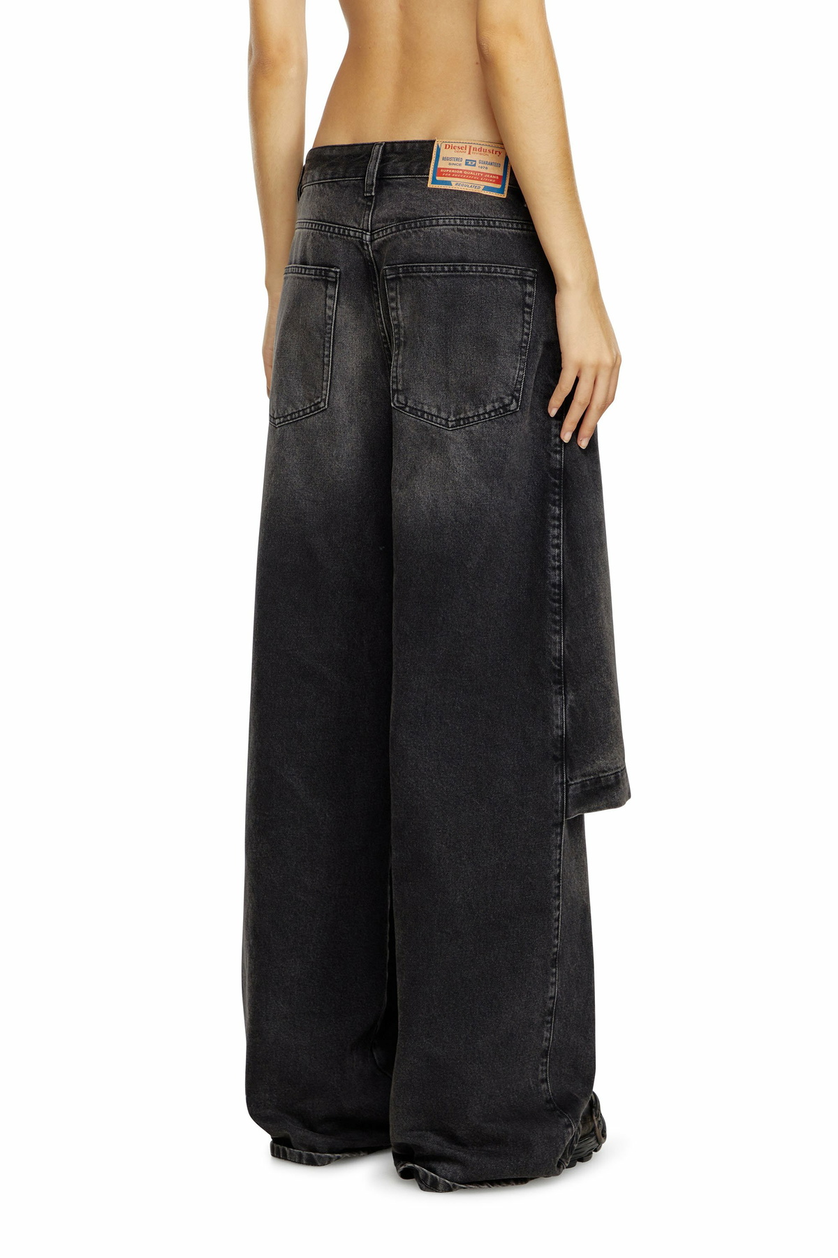Diesel Relaxed Jeans - D-Syren - Jeans Womens in Black Diesel