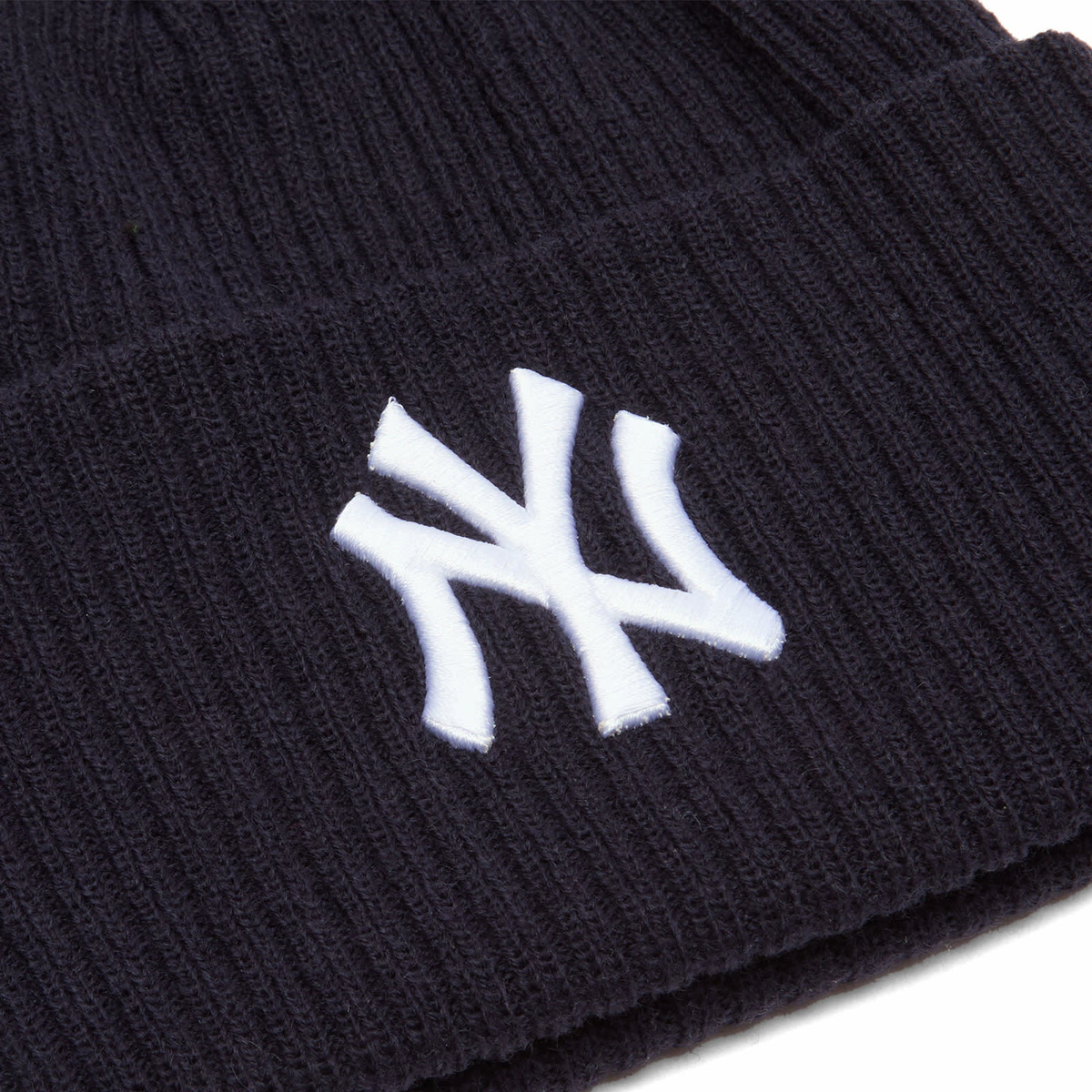 New Era New York Yankees Wide Cuff Beanie Hat in Navy 