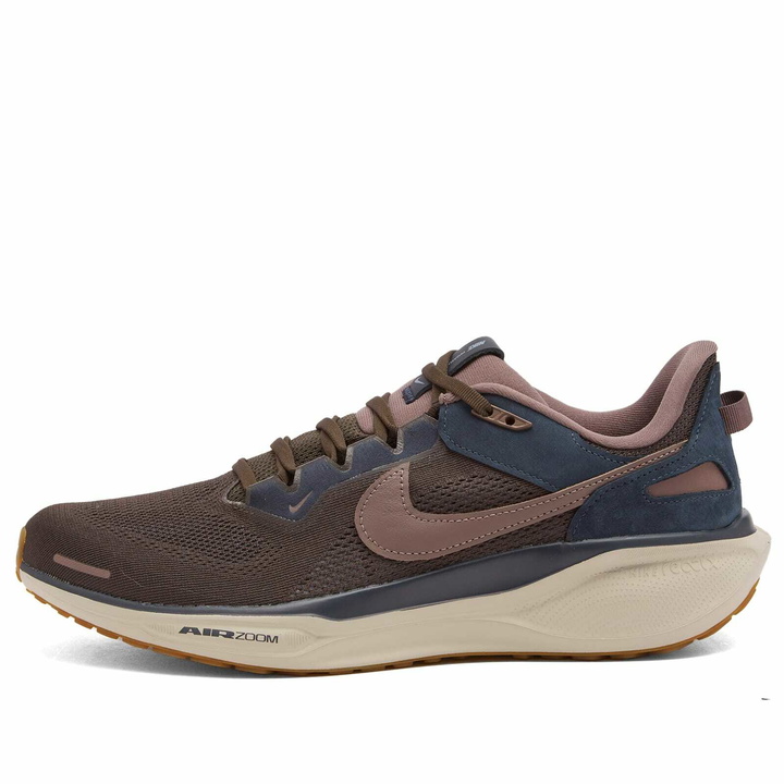 Photo: Nike Running Nike Air Zoom Pegasus 41 SP Sneaker in Black/Violet/Obsidian