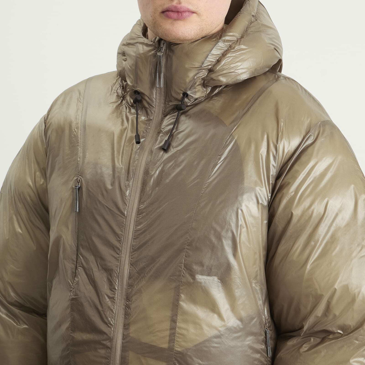 ROA Men's Smooth Down Jacket in Taupe