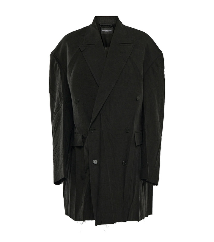 Photo: Balenciaga - Oversized linen coat