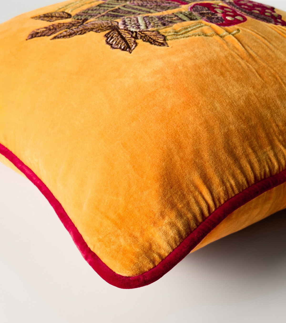 Les-Ottomans Embroidered coton velvet cushion