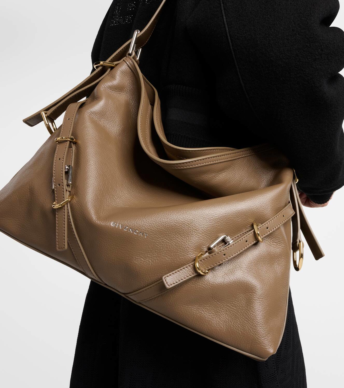 ショルダーバッグ・ポシェット GIVENCHY SAND LEATHER MEDIUM VOYOU SHOULDER BAG Givenchy Sand Leather Medium Voyou Shoulder Bag – LOZURI®