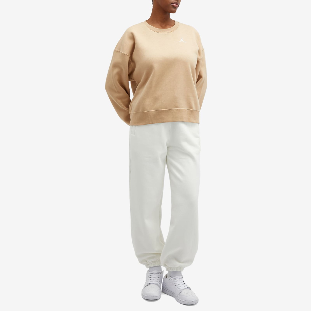 Air Jordan Women's Brooklyn Fleece Crew Sweat in Desert