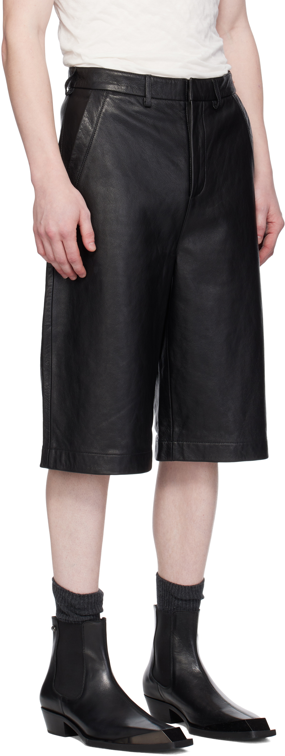 entire studios AREA SHORT BLACK LEATHER 【公式通販】