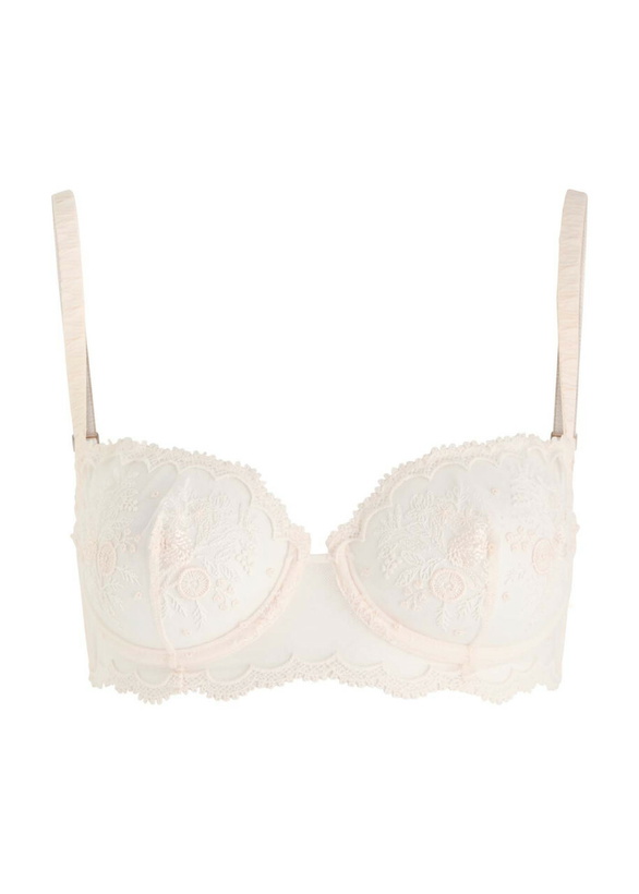 Photo: Simone PÉRÈLE Intrigue Embroidered Tulle Underwired bra Light Pink