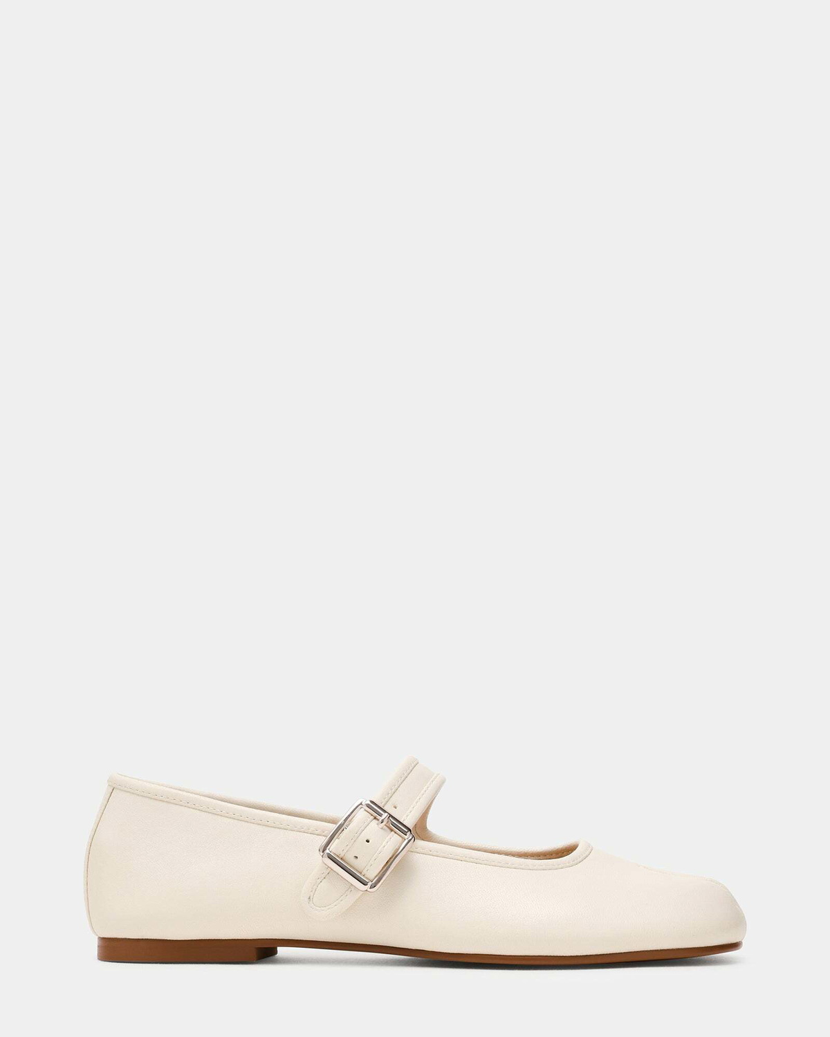 Steve Madden Calara Flats in White