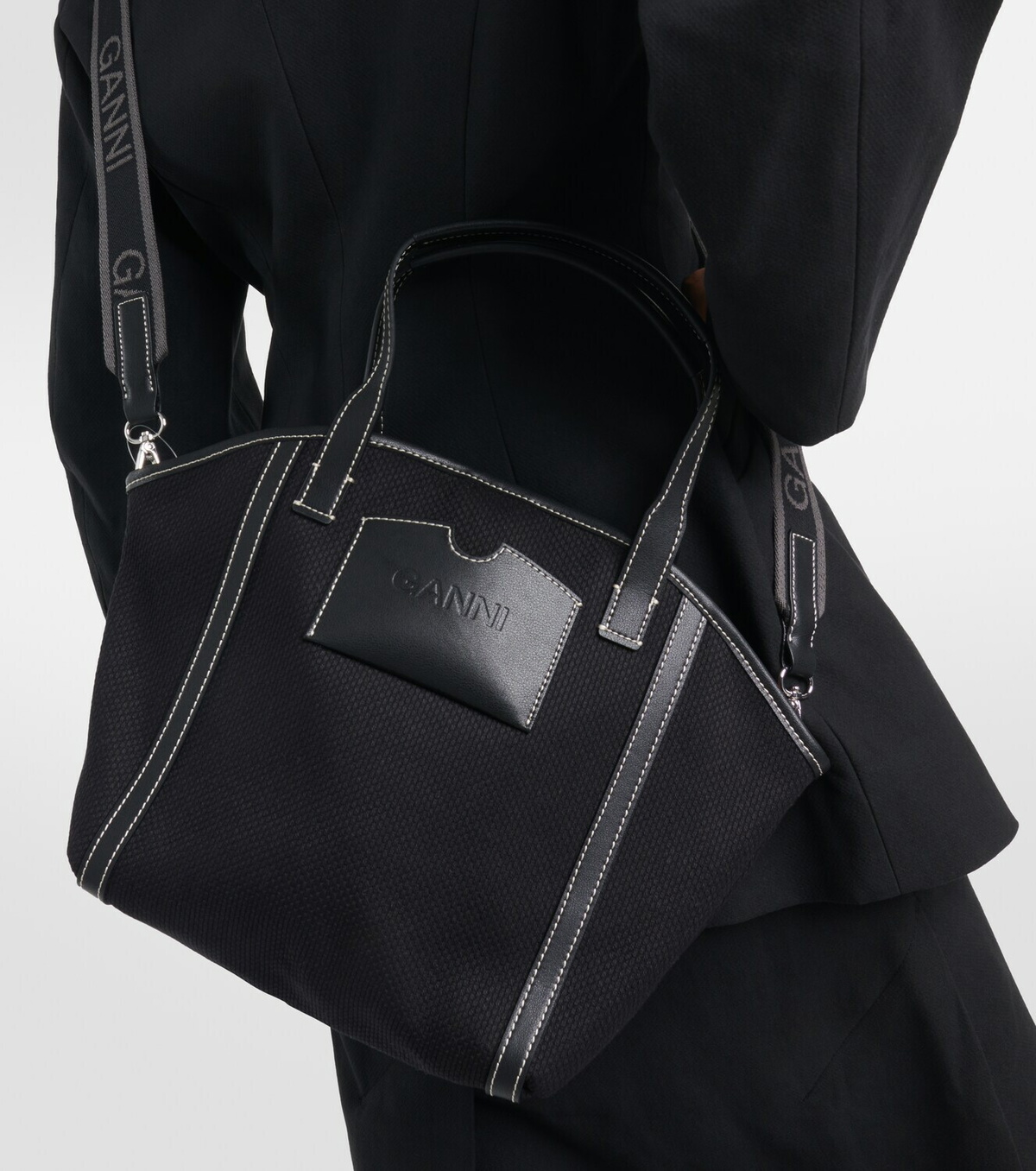 【GANNI】SMALL BANNER TOTE BAG Ganni Soft Banner Small Canvas Tote – Annabel