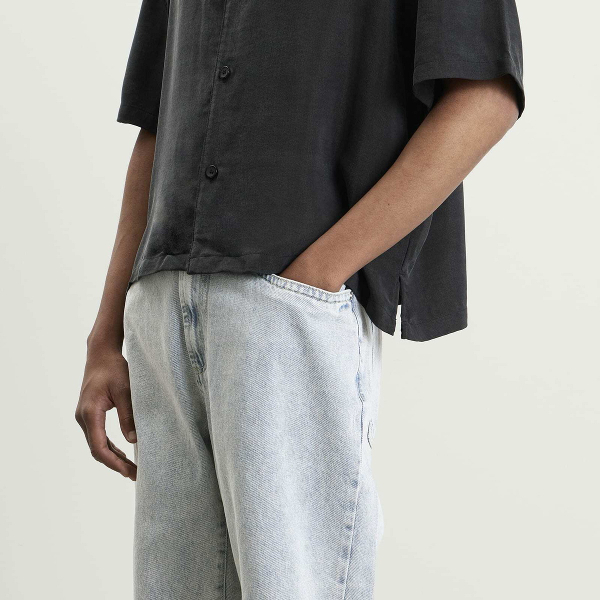 MKI Men's Denim Classic Jeans in Bleach Wash
