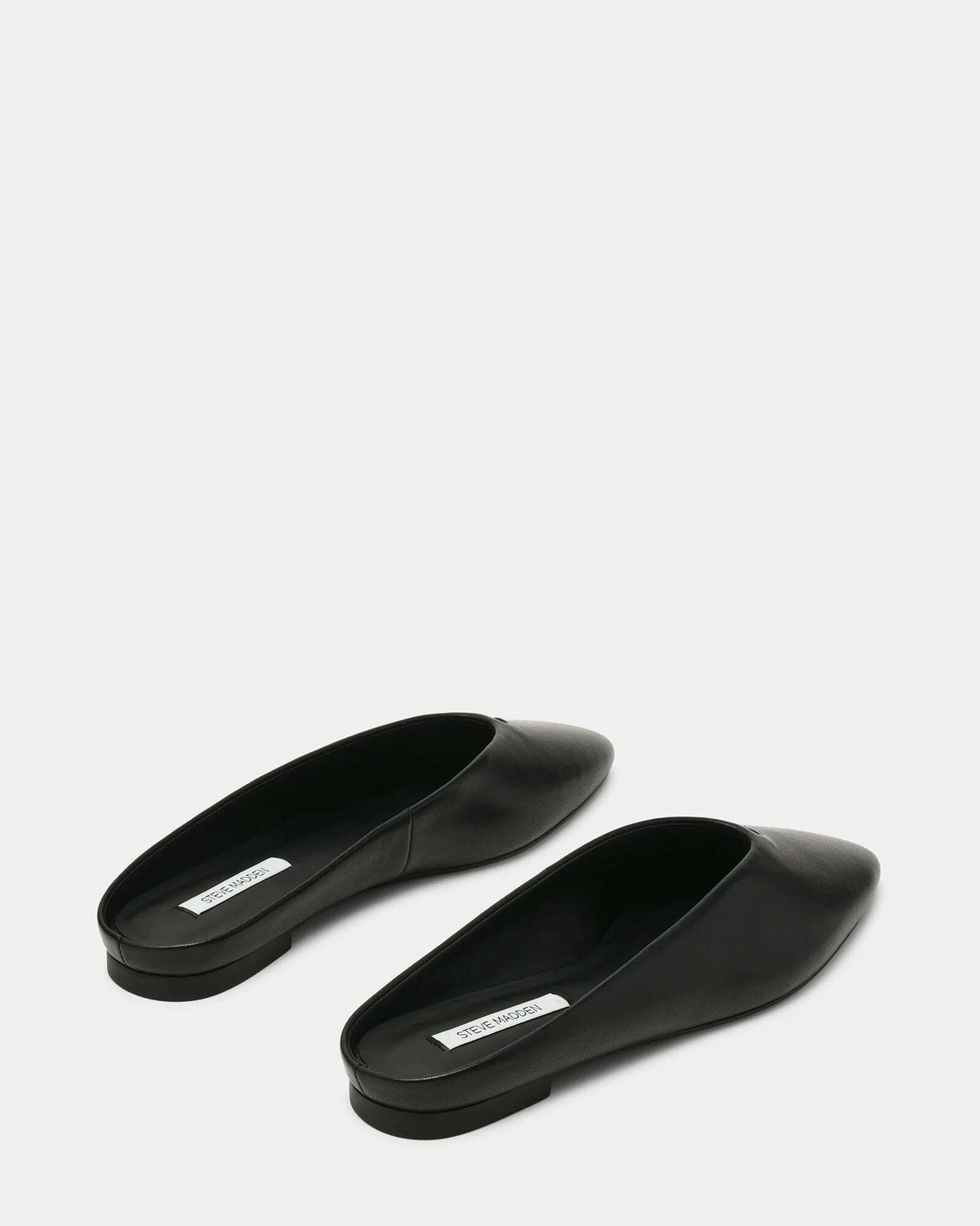 Steve Madden Sherman Flats in Black