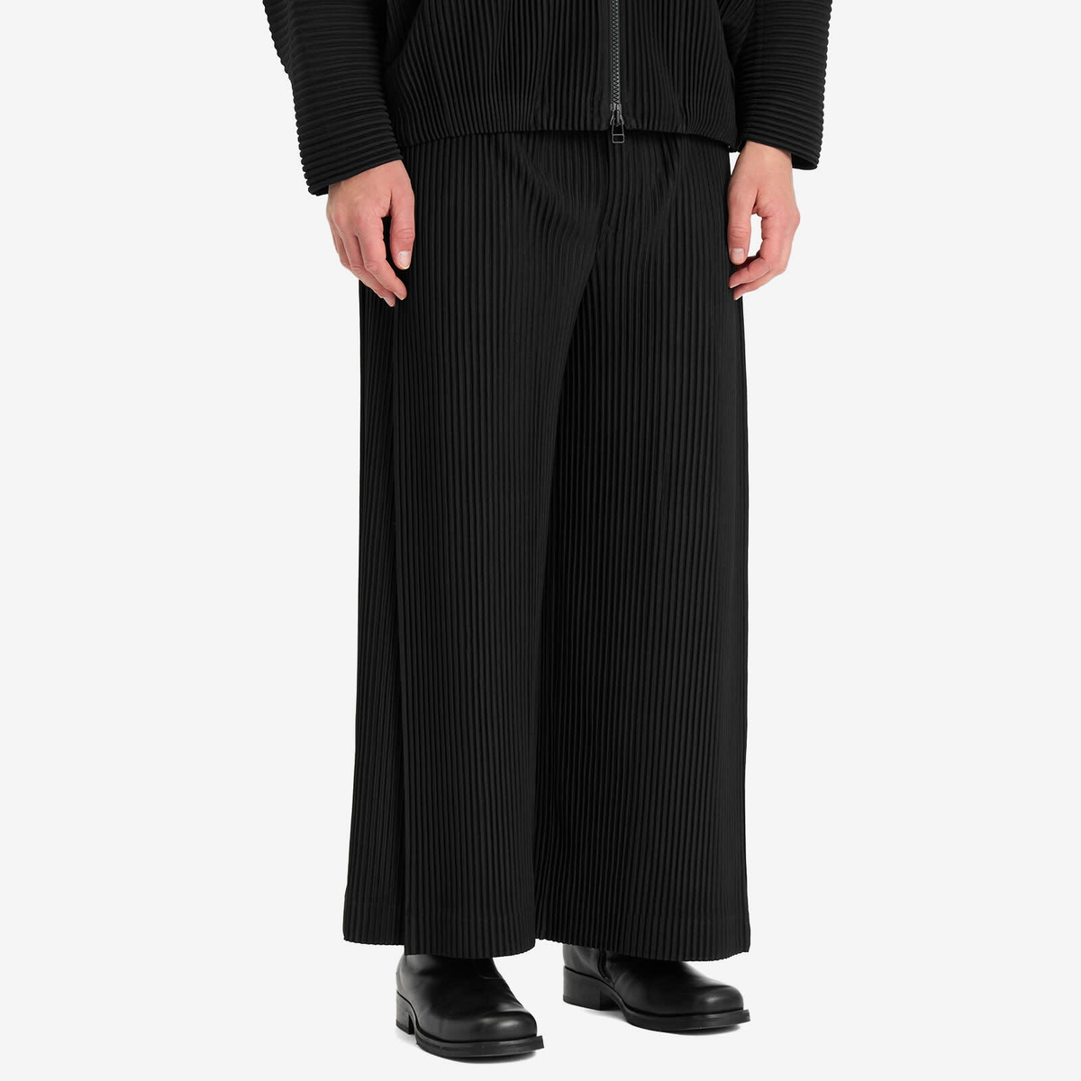 Homme Plissé Issey Miyake Men's Pleated Wide Trousers in Black