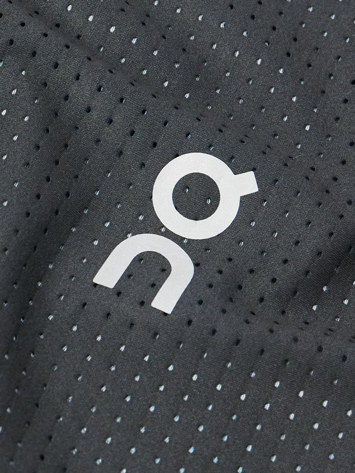 ON - Pace-T Printed CleanCloud® Mesh T-Shirt - Black On