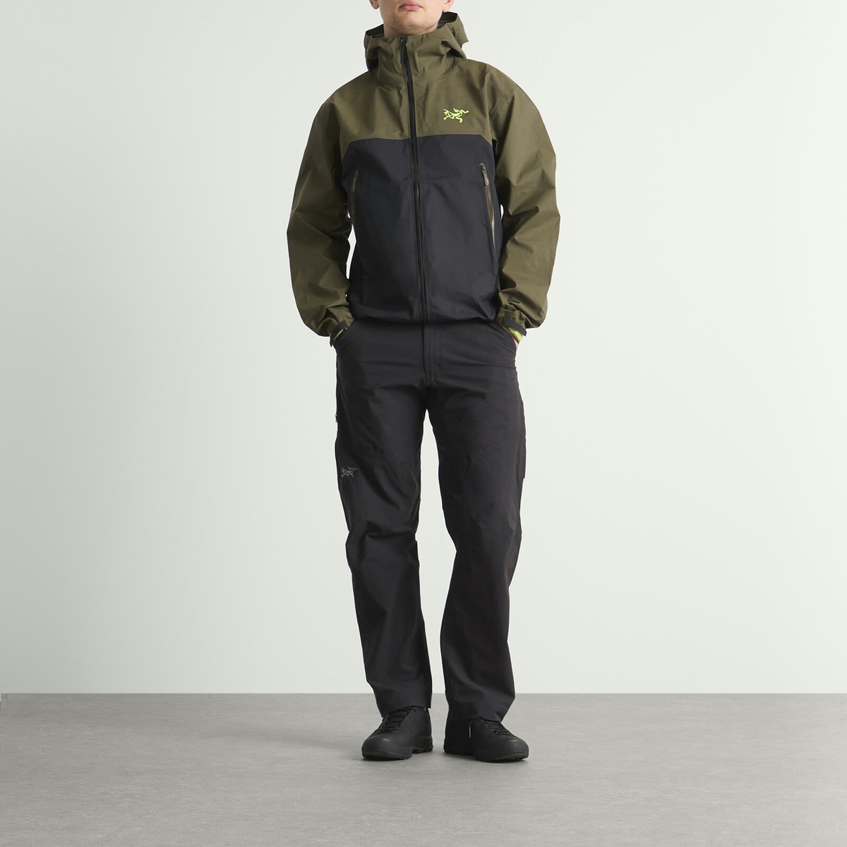 Arc'teryx Men's Beta Gore-Tex Jacket in Spotlight Arc'teryx
