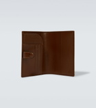Gucci - GG Supreme passport holder