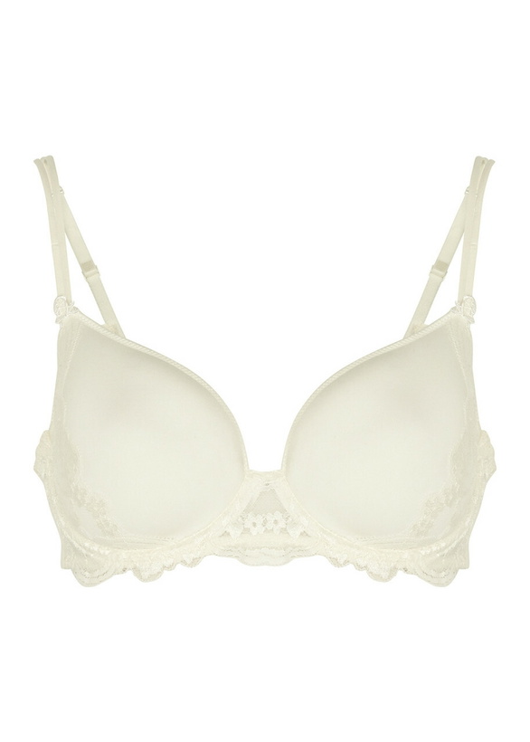 Photo: Simone PÉRÈLE Amour Ivory 3D Spacer Contour bra