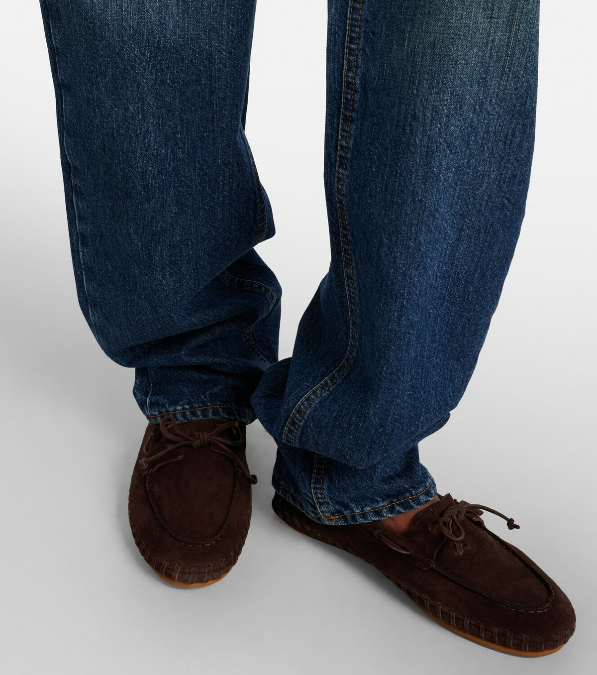 Le Monde Béryl Driver embroidered suede loafers