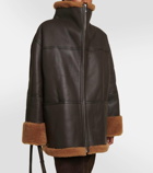 Toteme Signature shearling-lined leather jacket