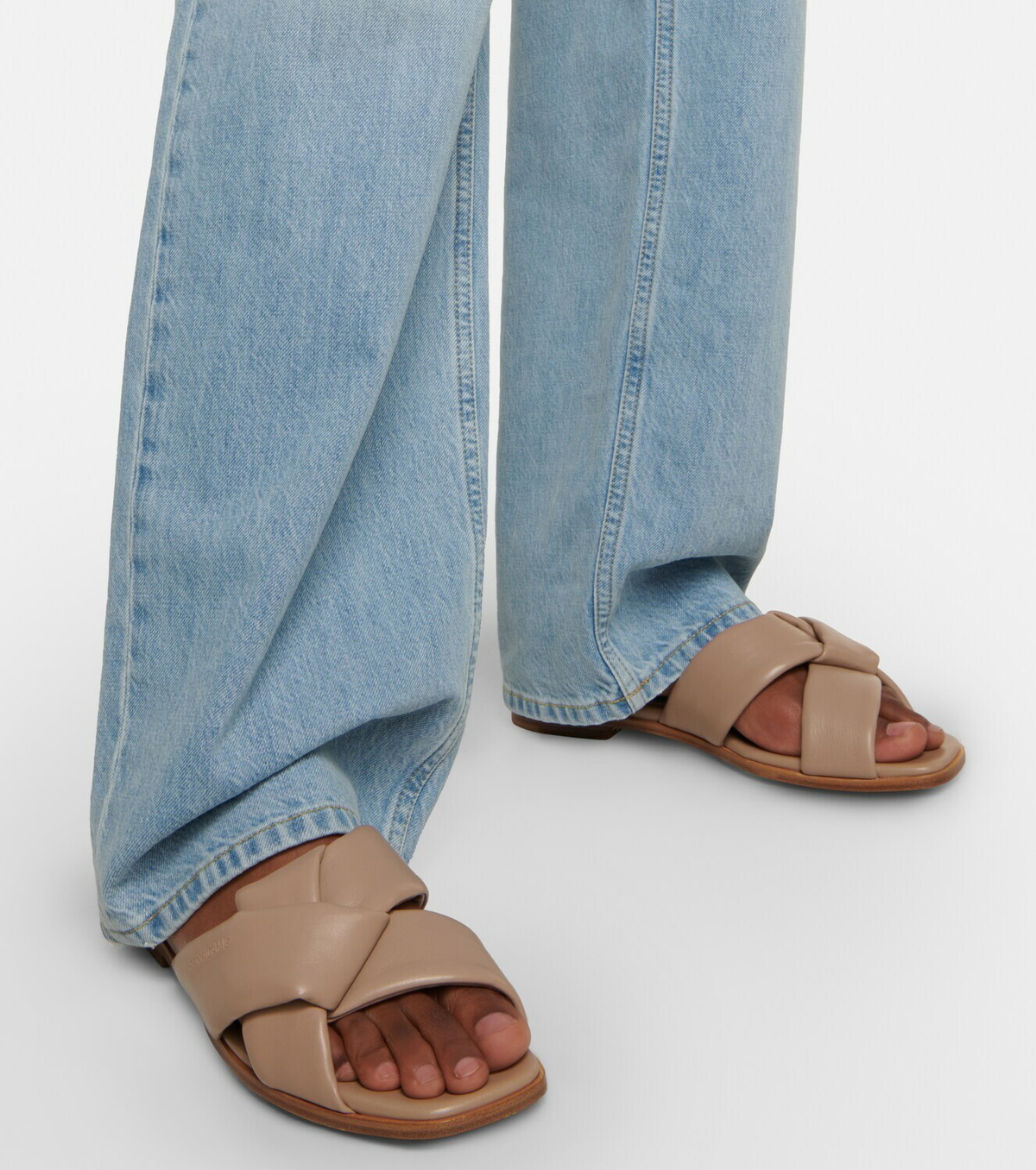 フェラガモ　Sporty Origami Knot スライド Ferragamo - Origami knot leather slides Salvatore Ferragamo
