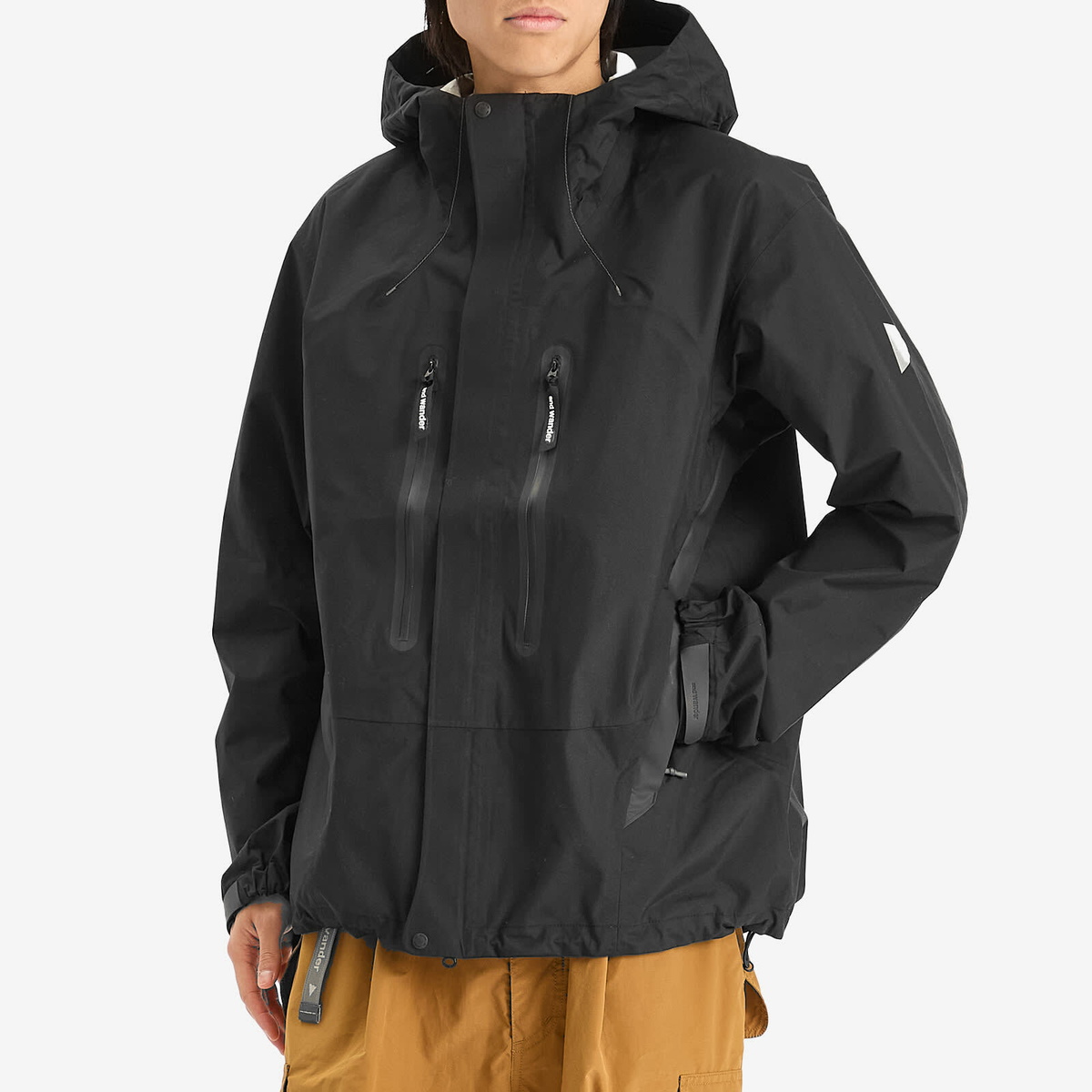and wander Men's 2.5L Hiker Rain Jacket in Black and Wander