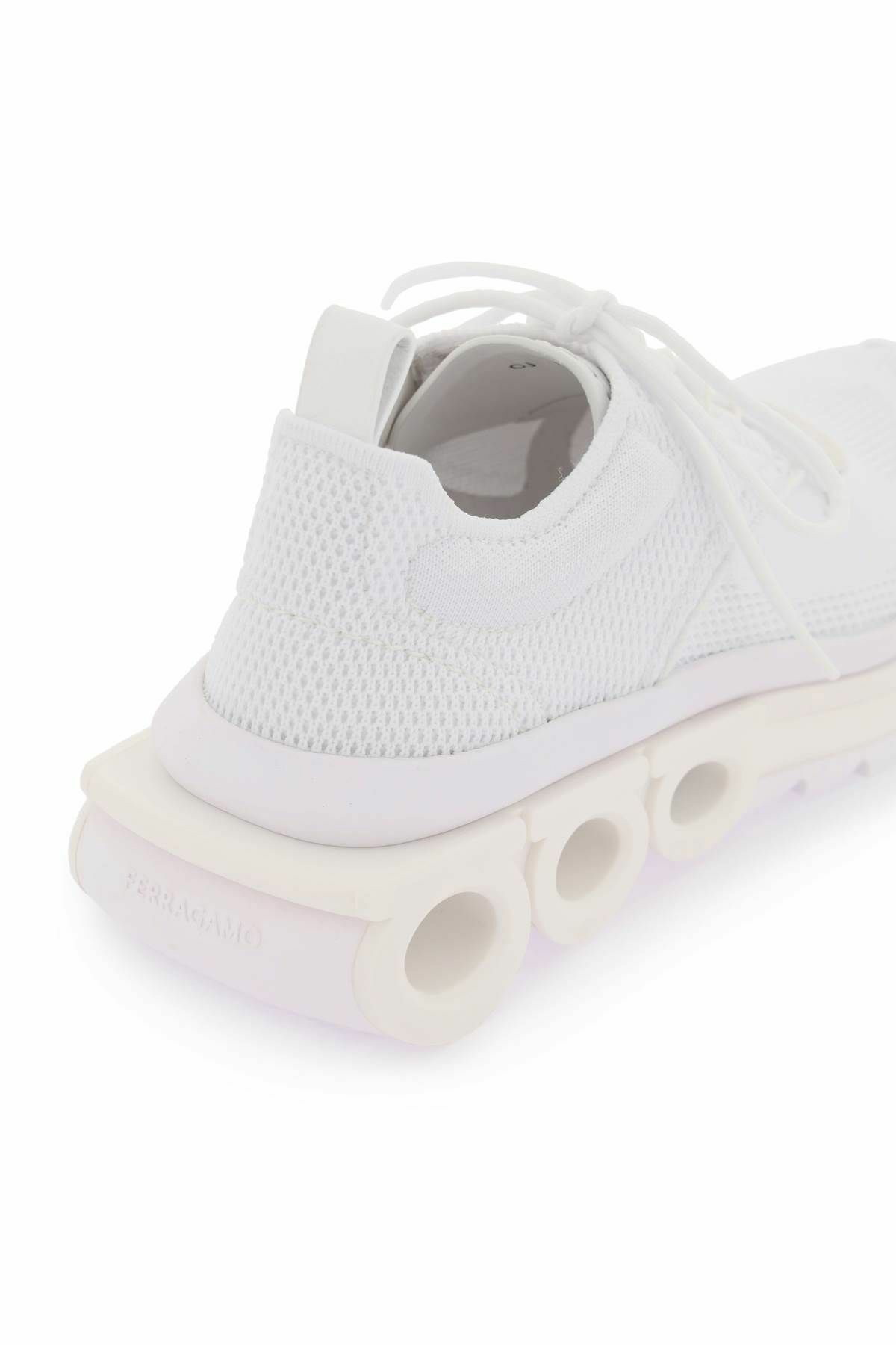 スニーカー FERRAGAMO FW23 'Mina' sneakers (0760870 WHITE) Ferragamo White Nima Technical Knit Running Sneakers, Size