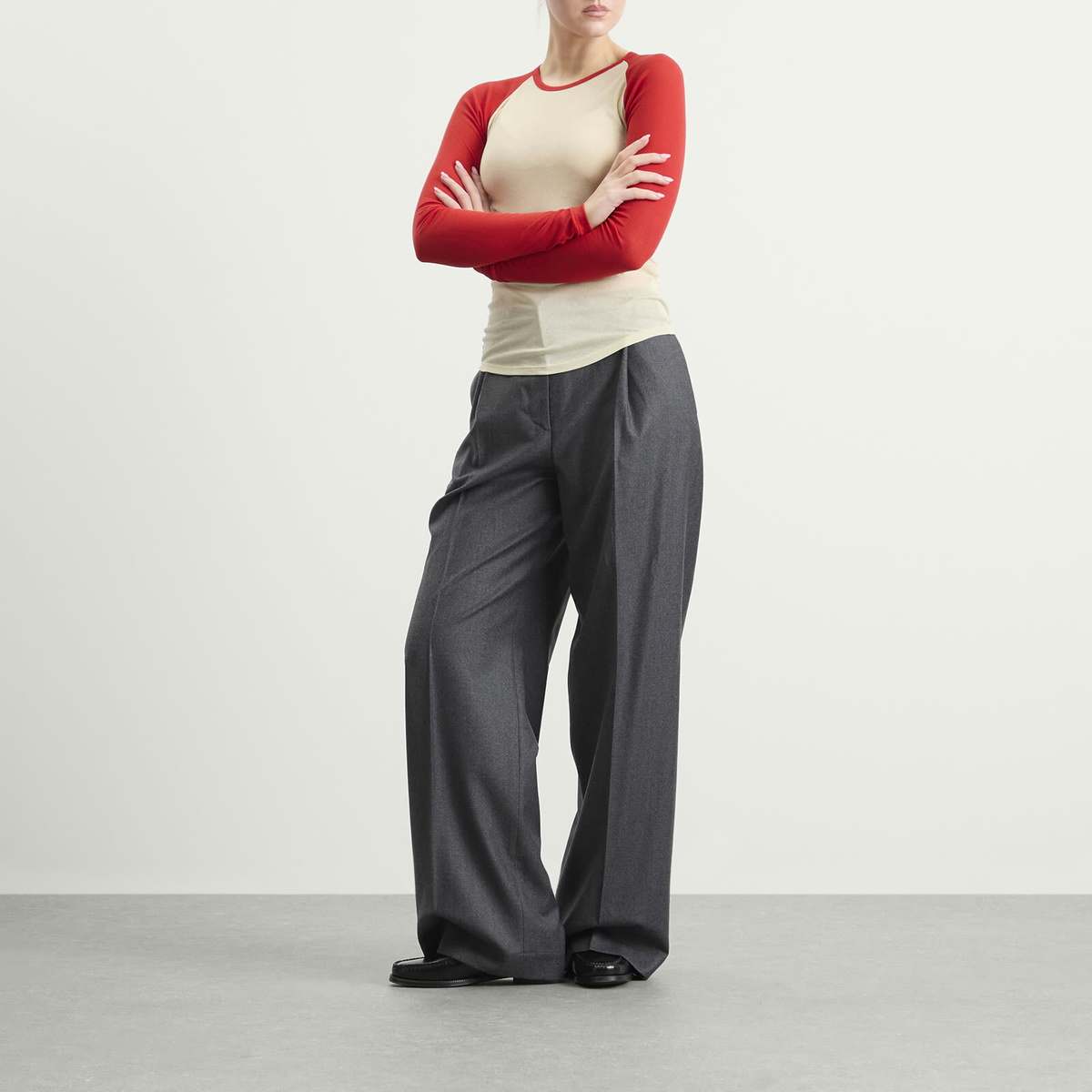 Auralee Women's Sheer Rib Raglan Top in Ivory/Red