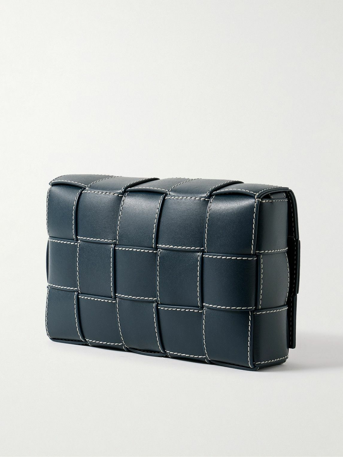 【BOTTEGA VENETA】★関税込★Intreciato Cassette MessengerBag Bottega Veneta - Cassette Medium Intrecciato Leather