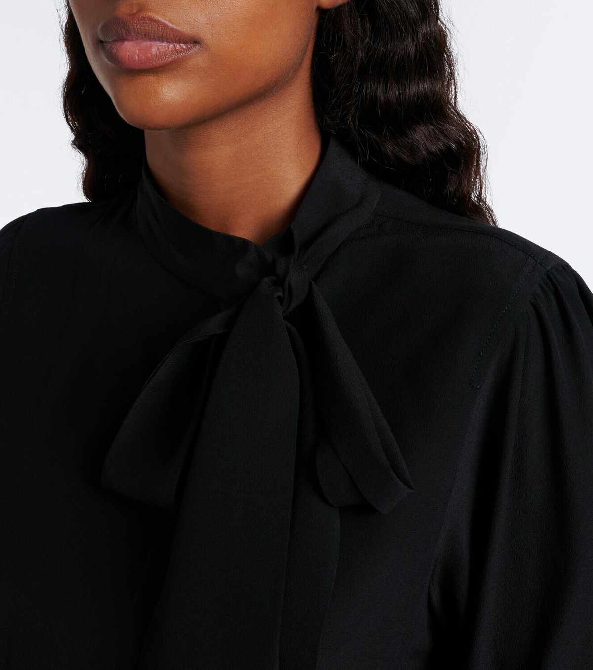 Gucci Tie-neck silk crêpe de chine blouse