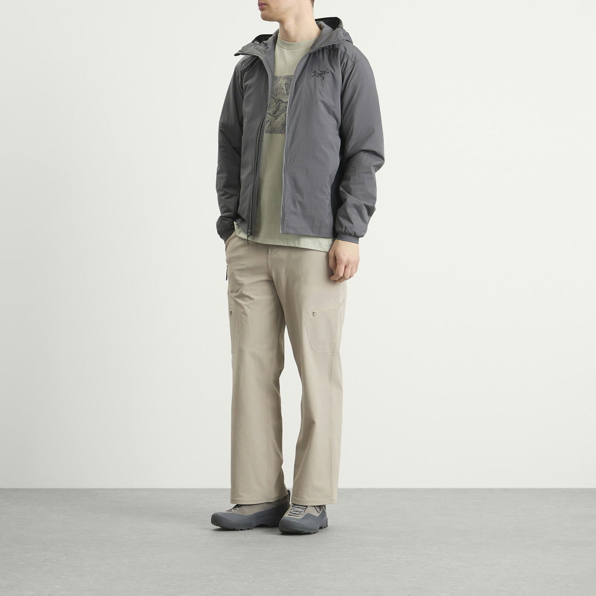 Arc'teryx Men's Atom Hooded Jacket in Cloud/Black