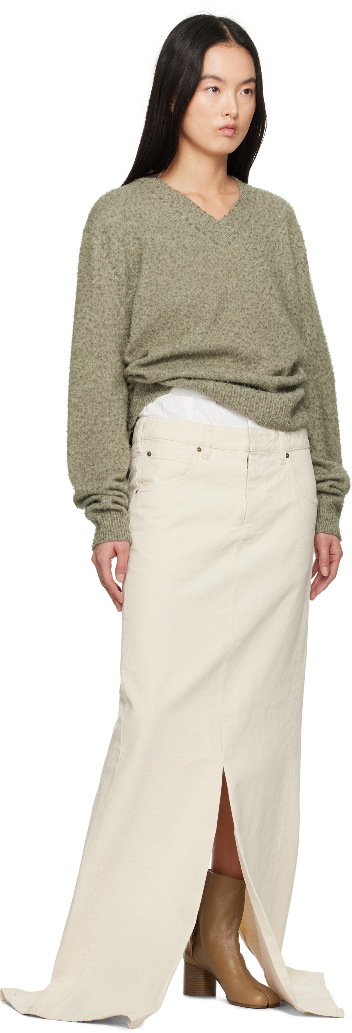Anonymity of the Lining Skirt