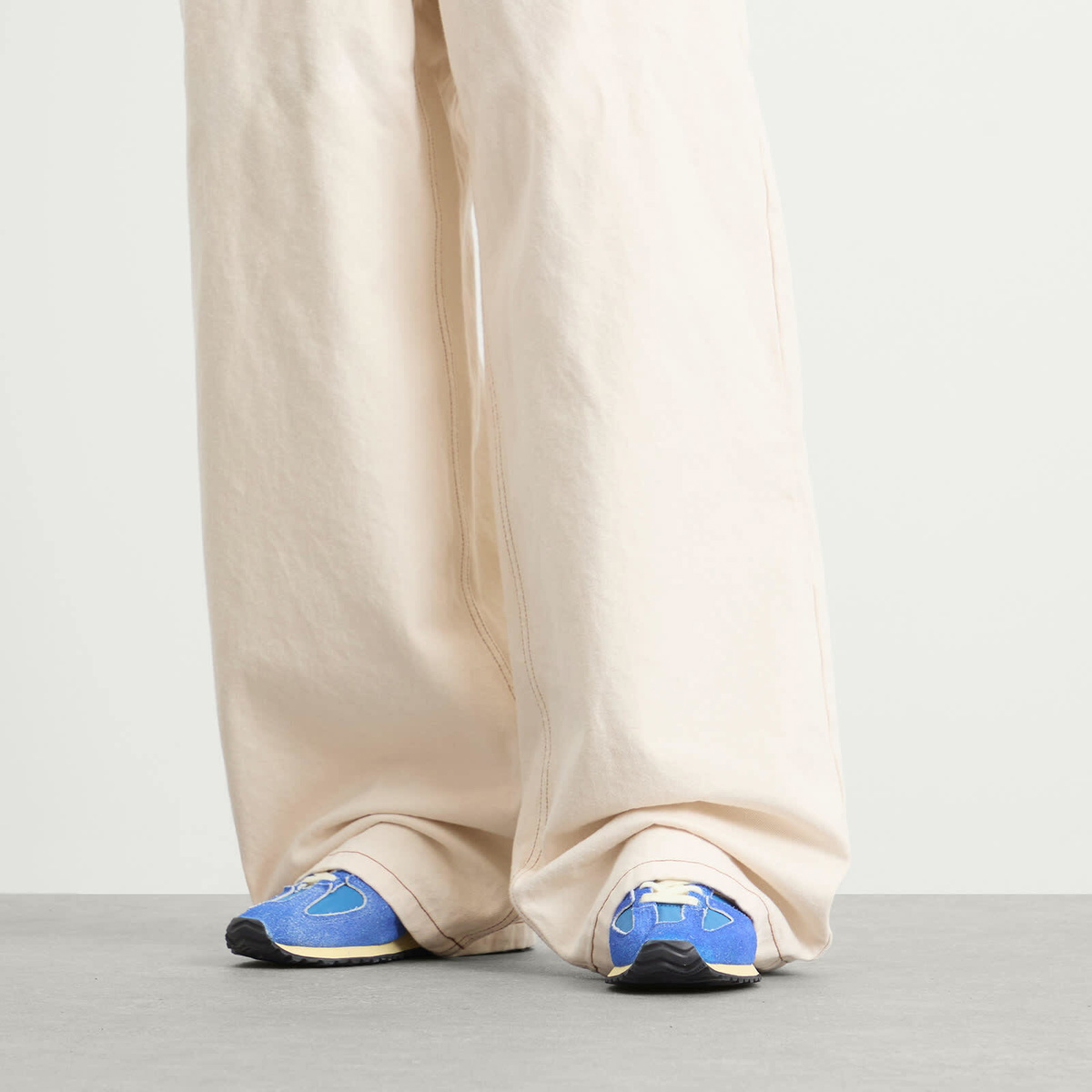New Balance 471 Sneaker in Blue Agate