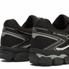 Asics Gel-Cumulus 16 Sneakers in Black/Black