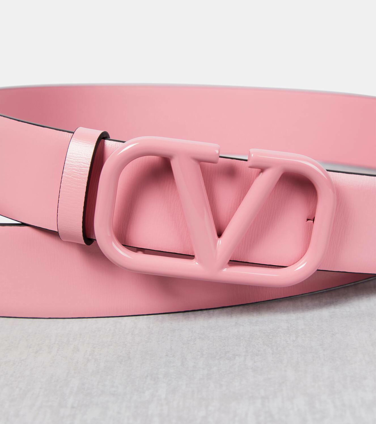 【関税&送料込】Valentino Garavani Pink Leather Vlogo Signat Valentino Garavani VLogo Signature Reversible Belt | Pink