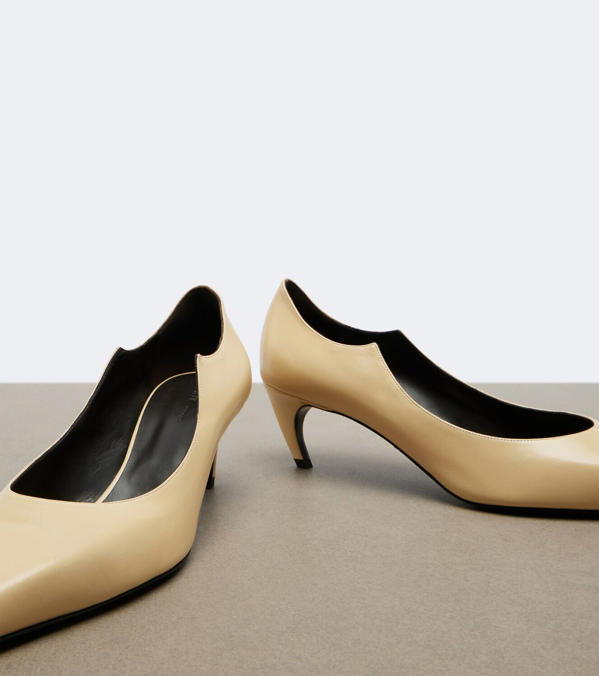 Khaite Valerie leather pumps