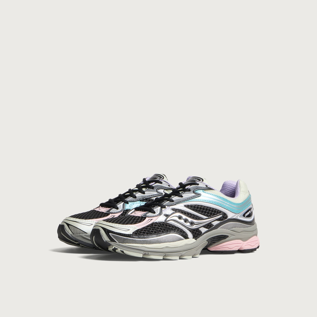 Saucony Men's Progrid Omni 9 OG Sneaker in Black/Multi