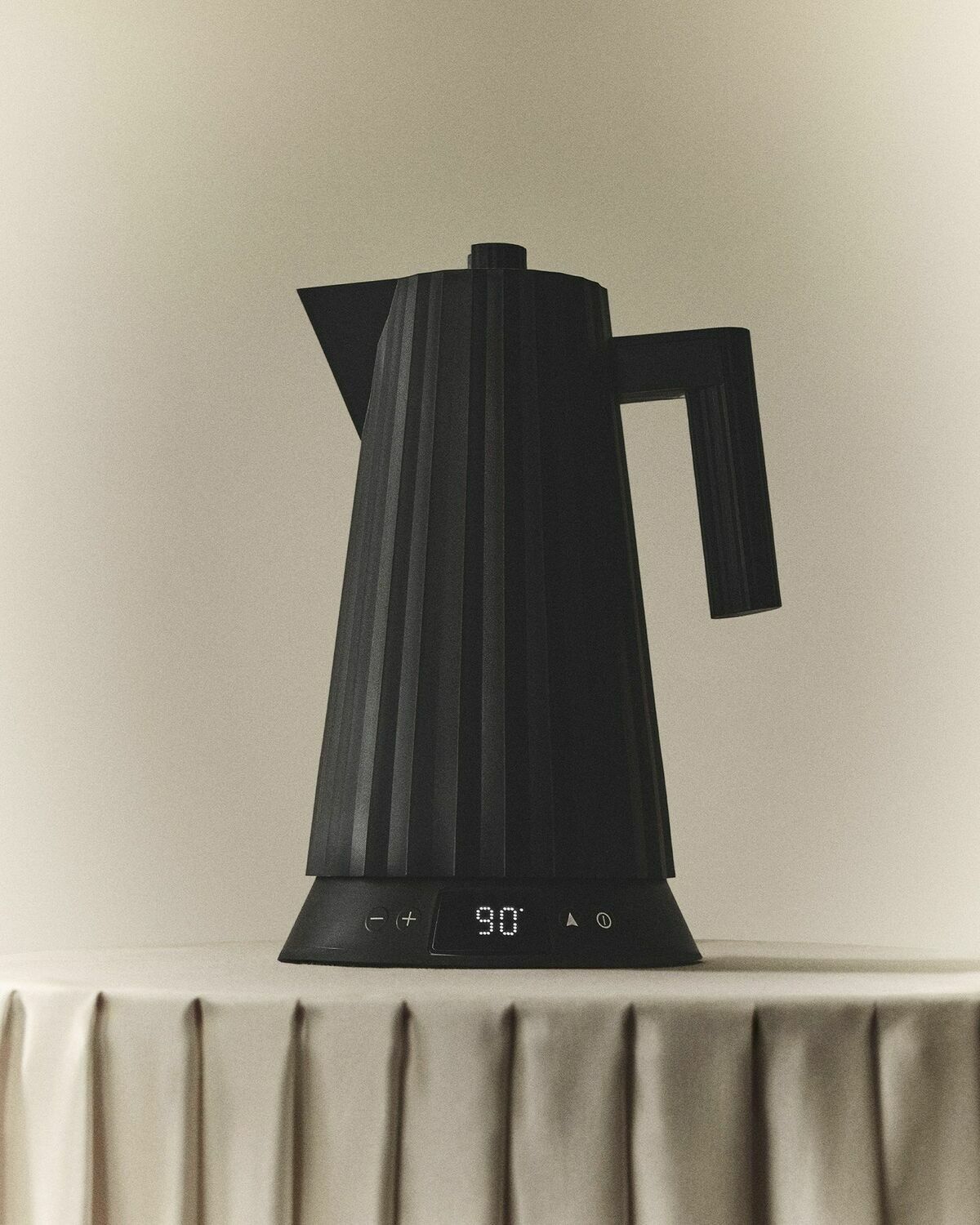 Alessi PLISSE,ELEKTR.WASSERKESSEL B - EU PLUG Multi-color Mens Kitchen- & Tableware