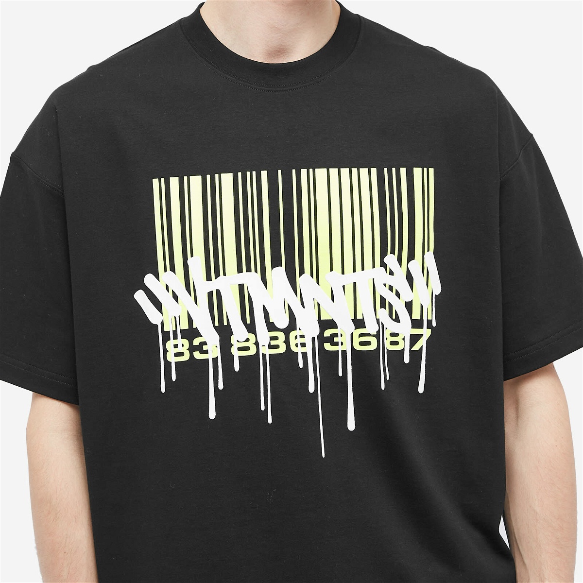 VTMNTS Men's Graffiti Big Barcode T-Shirt in Black