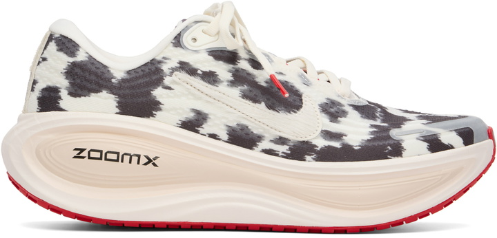 Photo: Nike White & Black Vomero Plus Sneakers