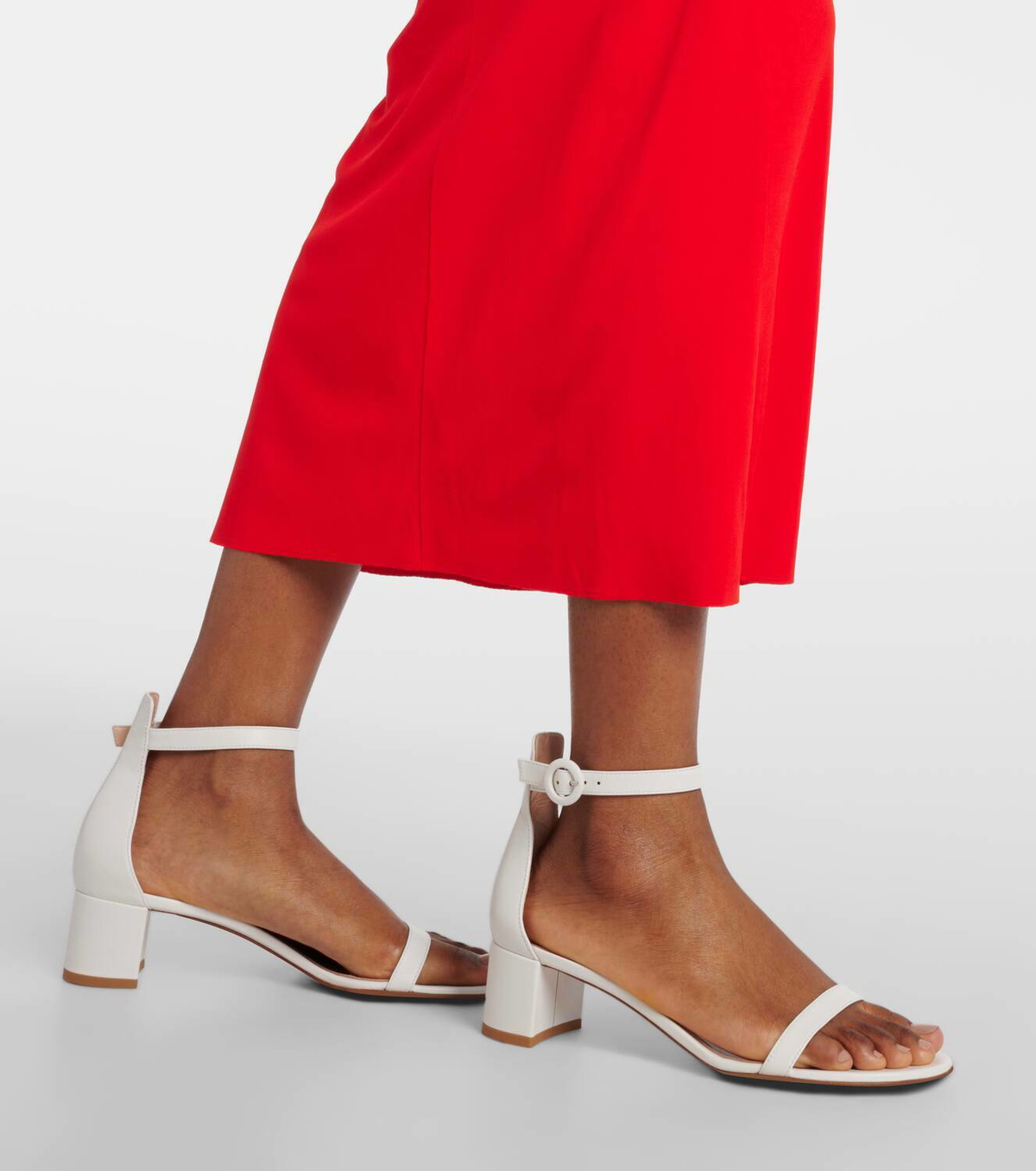 【Gianvito Rossi】 Gaeta 45レザーサンダル Gaeta 45 metallic leather sandals in gold - Gianvito Rossi