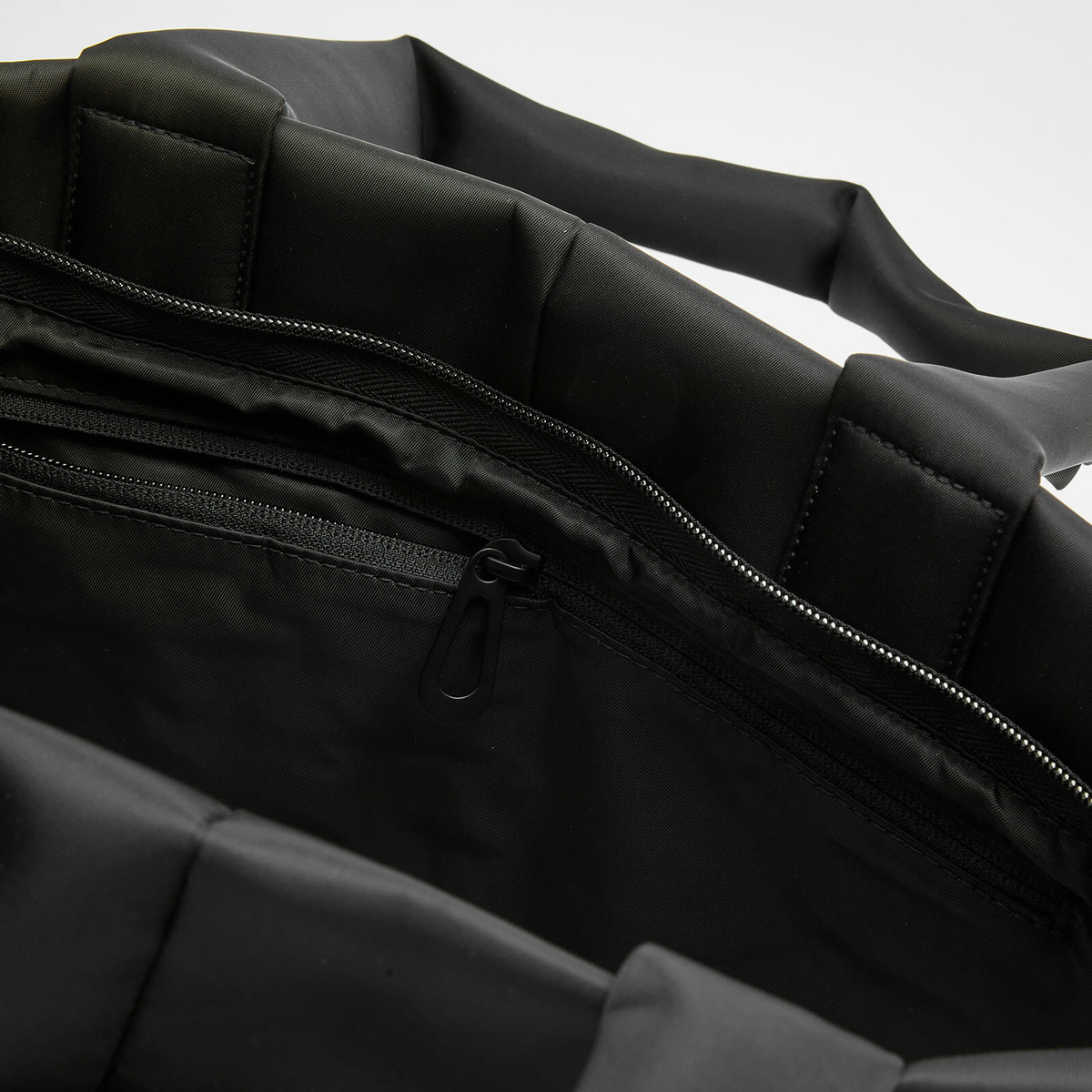 Cote&Ciel Amu Sleek Tote Bag in Black 