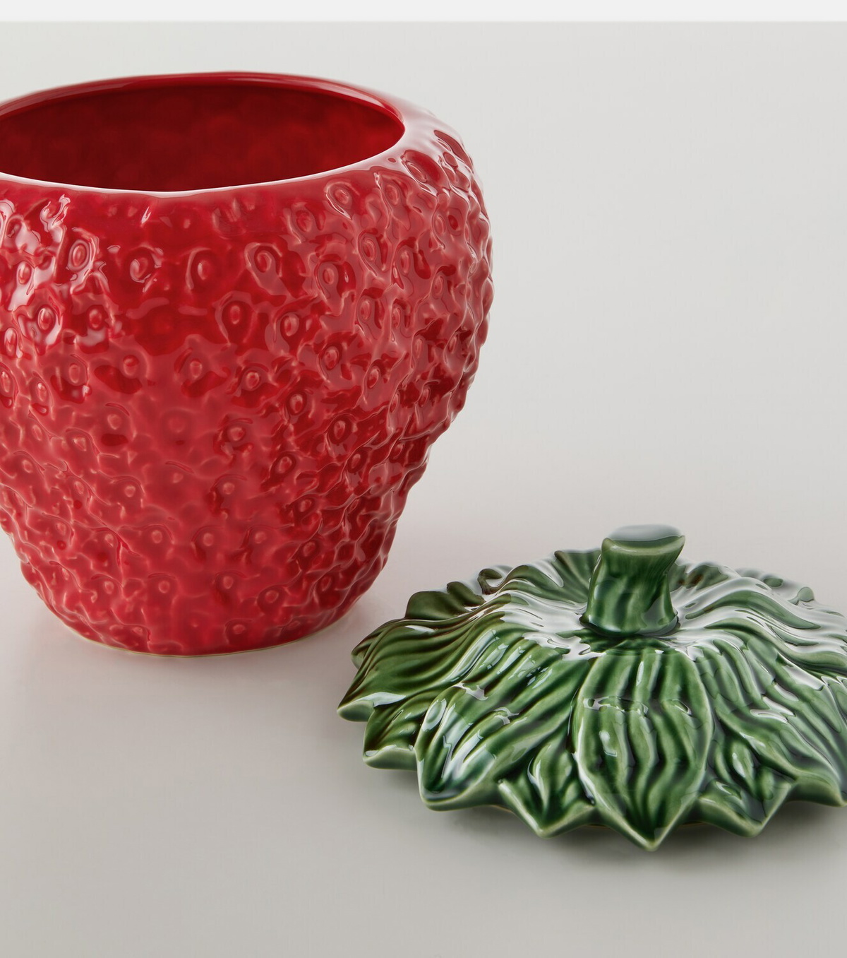 Bordallo Pinheiro Strawberries Large ceramic tureen